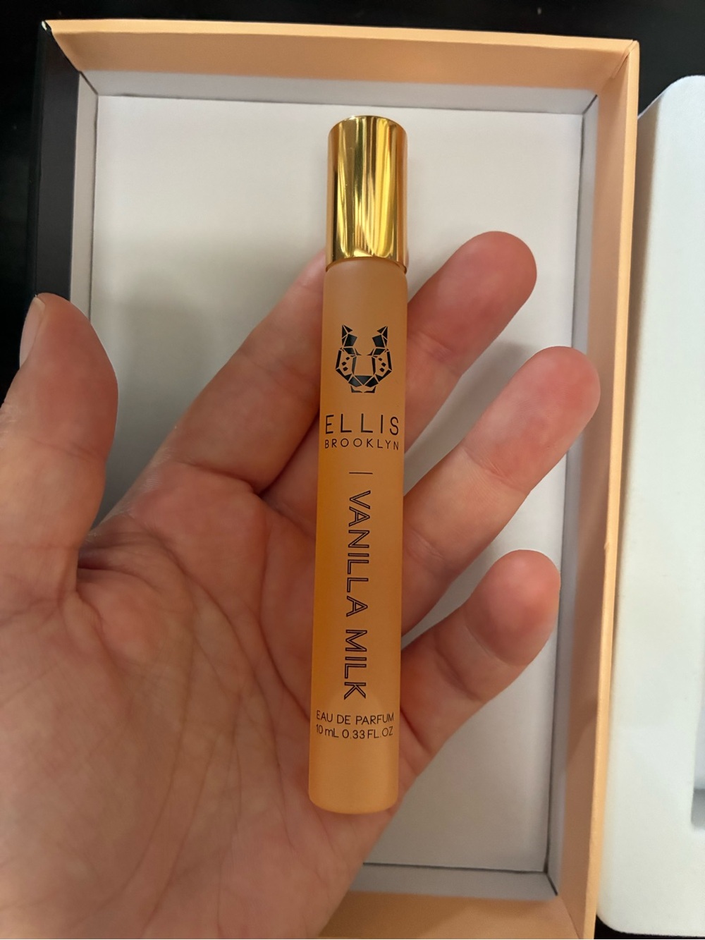 Ellis Brooklyn 10ml rollerball in VANILLA MILK new no box